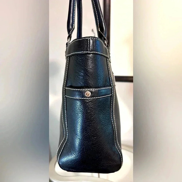 Gently Used CAPACCI Black Leather Shoulder Bag - Picture 3 of 11